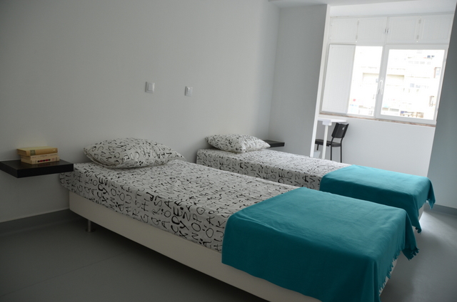 A Residência Universitária de Lisboa tem de momento uma vaga em quarto duplo feminino.